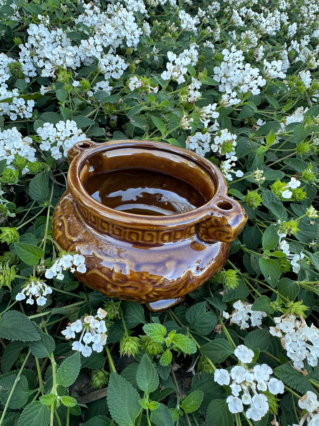 Incense Holder – For Ceremonies, Prayer & Home Use
A practical incense holder used in Khmer traditions to support incense sticks during ceremonies and offerings. $25