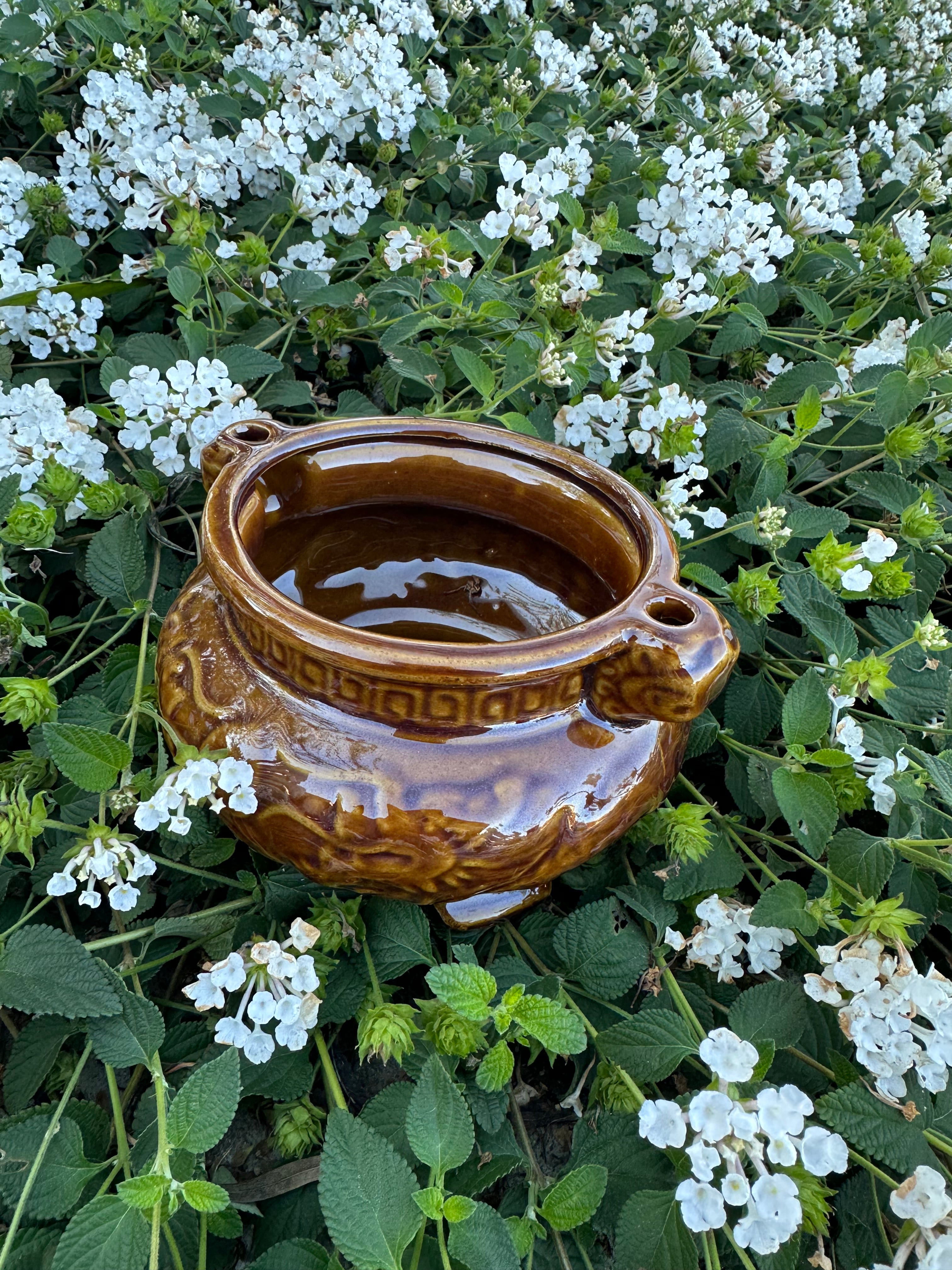 Incense Holder – For Ceremonies, Prayer & Home Use
A practical incense holder used in Khmer traditions to support incense sticks during ceremonies and offerings. $25